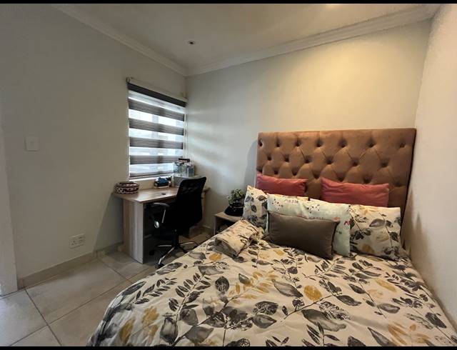 2 BEDROOM FLAT TO LET IN CRESTHOLME